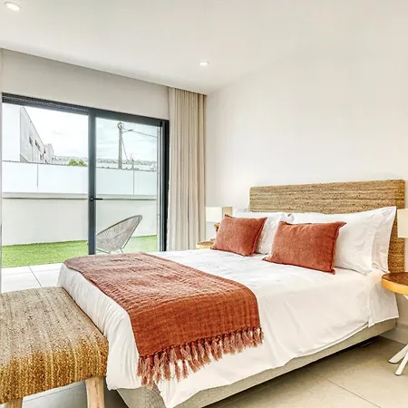 Casa Maragem - Apartamento T3 Com Jardim E Piscina Privada * Portimao